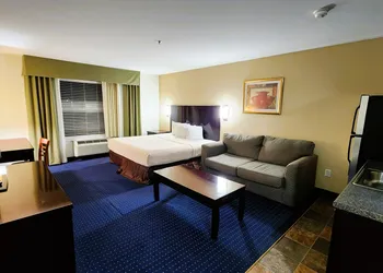 FairBridge Inn & Suites Canadian hotel thumbnail 6