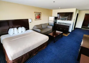 FairBridge Inn & Suites Canadian hotel thumbnail 8