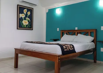 Hotel Las Palmas en Laurel hotel thumbnail 6