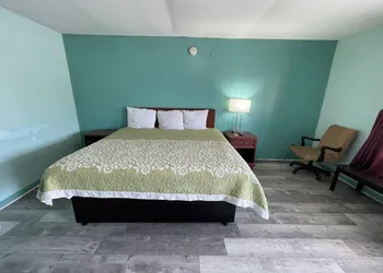 Lamplighter Inn hotel thumbnail 5