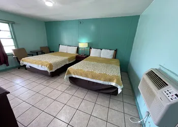 Lamplighter Inn hotel thumbnail 8
