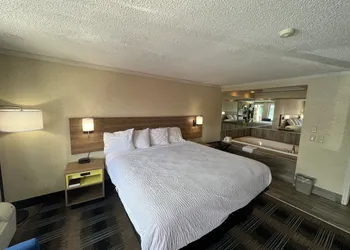 Days Inn by Wyndham Liverpool/Syracuse hotel thumbnail 5