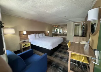 Days Inn by Wyndham Liverpool/Syracuse hotel thumbnail 6