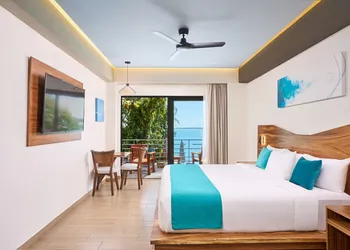 Cristalino Lagoon Front Hotel Restaurant & SPA - Adults Only hotel thumbnail 5