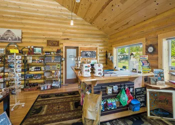 Beargrass Lodging and RV Resort hotel thumbnail 2