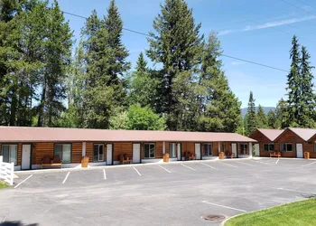 Beargrass Lodging and RV Resort hotel thumbnail 4