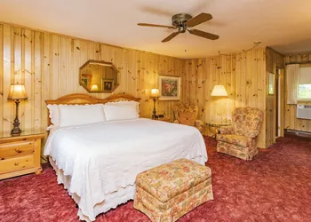 Azalea Garden Inn hotel thumbnail 2