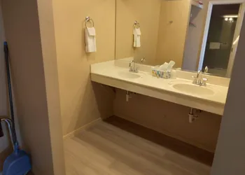 Spring Creek hotel thumbnail 5