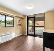 Econo Lodge Charlotte Airport hotel detail image 5