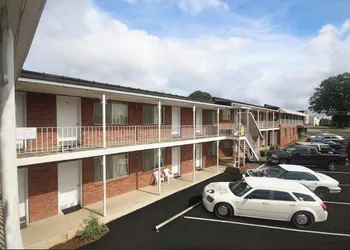 Best In Town Motel hotel thumbnail 6