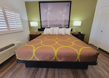 Super 8 By Wyndham El Centro North hotel thumbnail 5