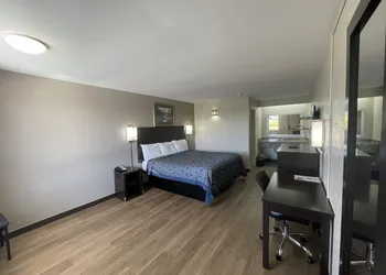 Royal Inn Motel hotel thumbnail 4