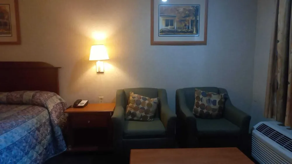 Traveler Inn and Suites hotel detail image 6