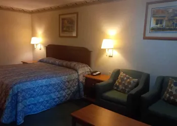 Traveler Inn and Suites hotel thumbnail 7