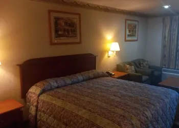 Traveler Inn and Suites hotel thumbnail 8