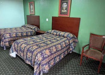 Roadside Inn hotel thumbnail 4