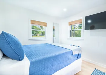 Marina Bay Cottages hotel thumbnail 2