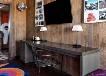 Americana Motor Hotel hotel thumbnail 6