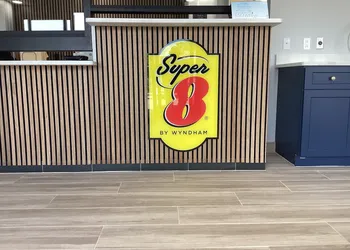 Super 8 By Wyndham Baltimore Northwest hotel thumbnail 4