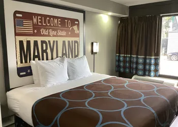 Super 8 By Wyndham Baltimore Northwest hotel thumbnail 8