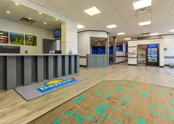 Days Inn by Wyndham Drayton Valley hotel thumbnail 3