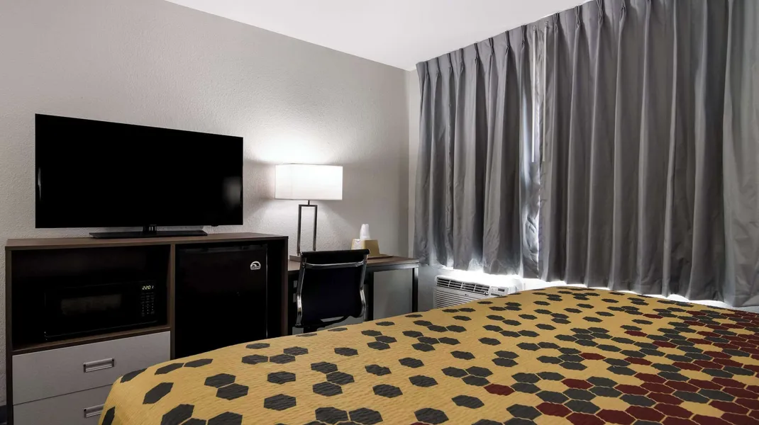 Econo Lodge Portage hotel detail image 6