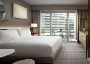 Fairmont Century Plaza Gold Experience hotel thumbnail 4