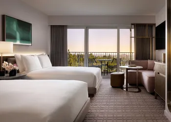 Fairmont Century Plaza Gold Experience hotel thumbnail 8