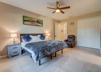 Suite Dreams Guesthouse aka Care Takeover Home hotel thumbnail 2