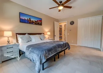Suite Dreams Guesthouse aka Care Takeover Home hotel thumbnail 4