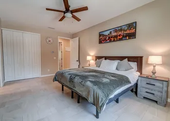 Suite Dreams Guesthouse aka Care Takeover Home hotel thumbnail 7