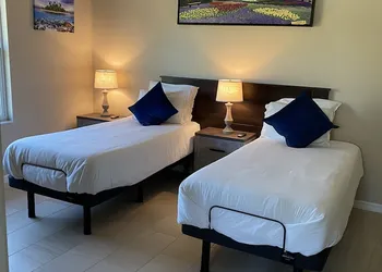 Suite Dreams Guesthouse aka Care Takeover Home hotel thumbnail 8