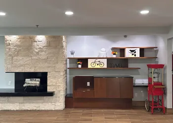 Baymont By Wyndham Dayton North hotel thumbnail 2