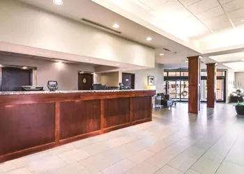 Norwood Inn & Suites Milwaukee hotel thumbnail 2