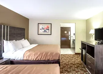 Norwood Inn & Suites Milwaukee hotel thumbnail 7