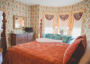 Boonville Luxury Lodging hotel thumbnail 5