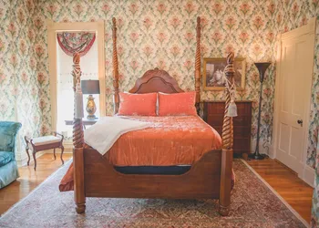 Boonville Luxury Lodging hotel thumbnail 6