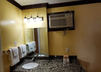 Vanguard Motel hotel thumbnail 5
