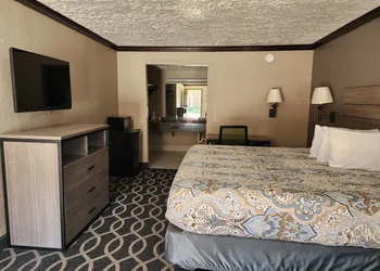 Executive Inn hotel thumbnail 3