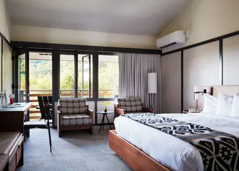 The Skyline Lodge hotel thumbnail 5