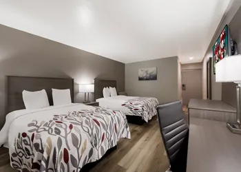 Red Roof Inn Madisonville hotel thumbnail 7