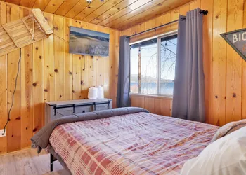 Shore Acres Lodge #452 hotel thumbnail 3