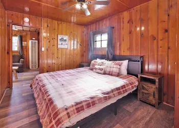 Shore Acres Lodge #452 hotel thumbnail 5