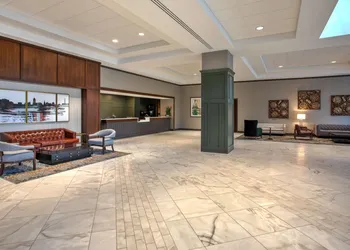 DoubleTree by Hilton Lansing hotel thumbnail 3