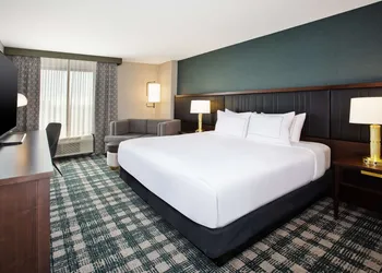 DoubleTree by Hilton Lansing hotel thumbnail 8