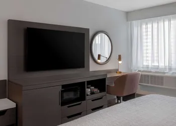 Hampton Inn by Hilton Winnipeg Downtown hotel thumbnail 6