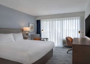 Hampton Inn by Hilton Winnipeg Downtown hotel thumbnail 7