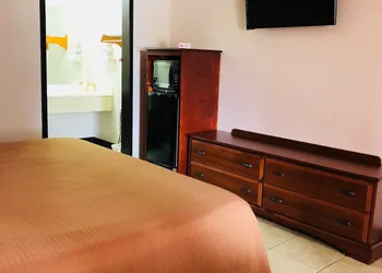 Relax Inn hotel thumbnail 6