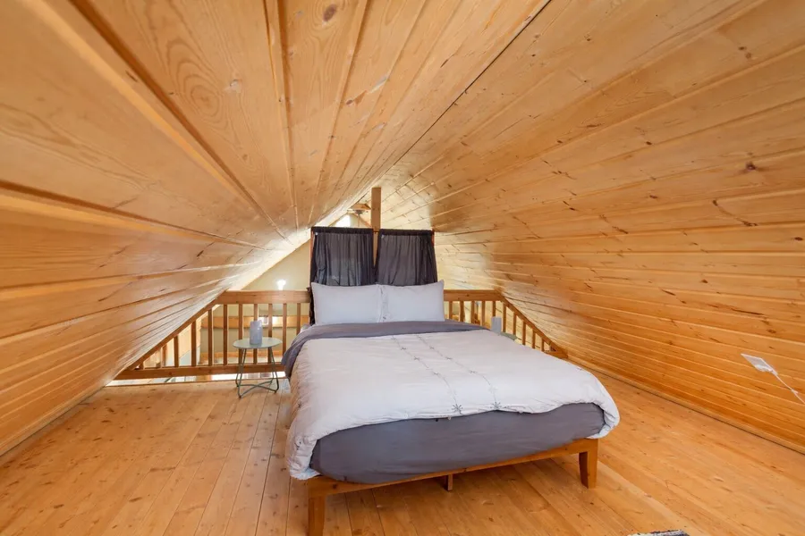 Lil Bigfoot Chalet 2 Bedroom Home by NW Comfy Cabins by RedAwning hotel detail image 2