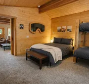 Lil Bigfoot Chalet 2 Bedroom Home by NW Comfy Cabins by RedAwning hotel detail image 4